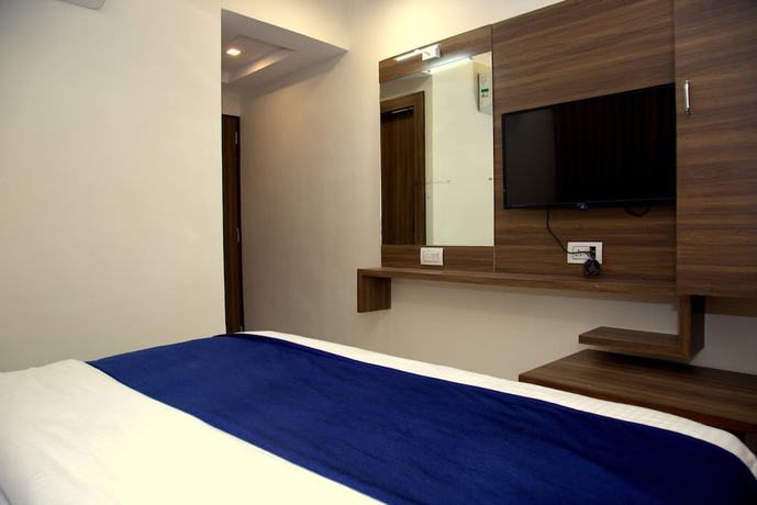 Imagen de la habitación del Hotel Shobhna Palace by Sky Stays. Foto 6