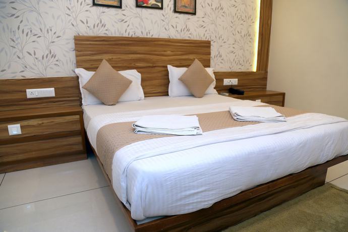 Imagen de la habitación del Hotel Shobhna Palace by Sky Stays. Foto 7