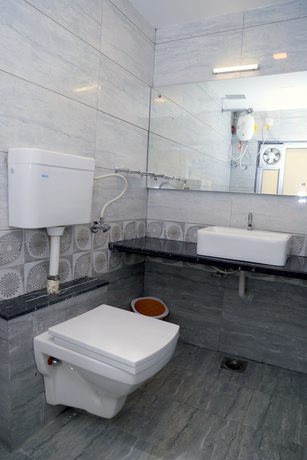 Imagen de la habitación del Hotel Shobhna Palace by Sky Stays. Foto 8