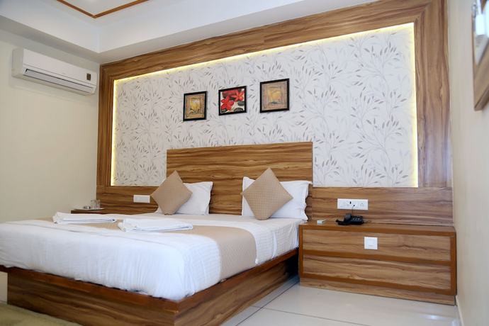 Imagen de la habitación del Hotel Shobhna Palace by Sky Stays. Foto 15