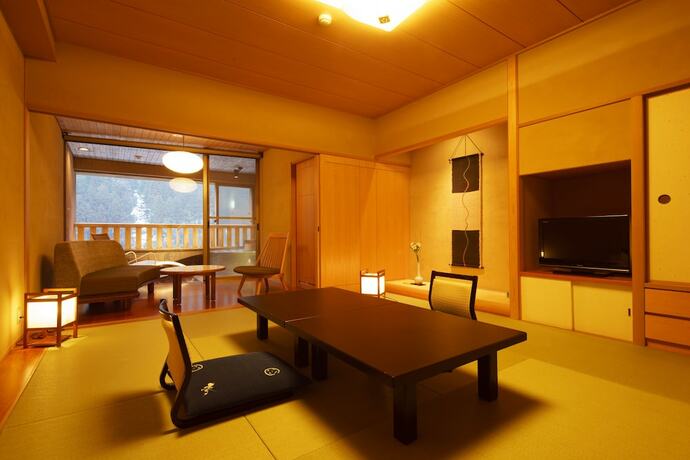 Imagen de la habitación del Hotel Shogawa Onsen Furyu Midou Zashiki YUMETSUZURI. Foto 17