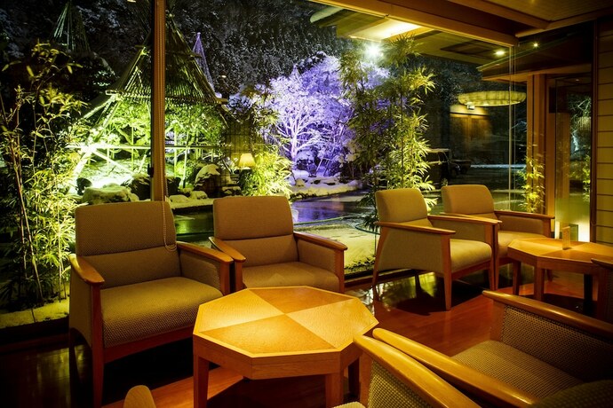 Imagen de los interiores del Hotel Shogawa Onsen Furyu Midou Zashiki YUMETSUZURI. Foto 18