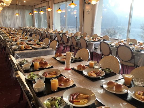 Imagen del bar/restaurante del Hotel Shoji Lake. Foto 10