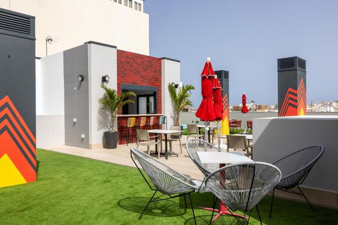 Imagen de los exteriores del Hotel Sholeo Lodges La Cicer Flats. Foto 4