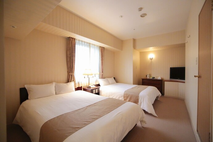 Imagen de la habitación del Hotel Shonan Kamakura Crystal. Foto 17