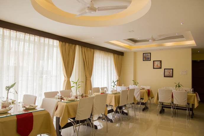 Imagen de los interiores del Hotel Shoolin Grand, Dispur. Foto 16