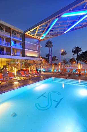 Imagen de la piscina del Hotel Shore. Foto 15