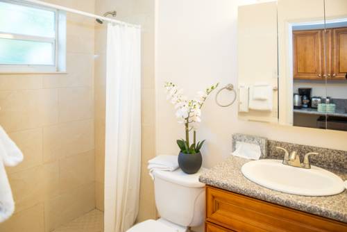Imagen de la habitación del Hotel Shore Haven Resort Inn. Foto 2
