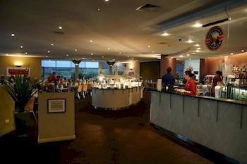 Imagen del bar/restaurante del Hotel Shoreline, Howrah. Foto 2