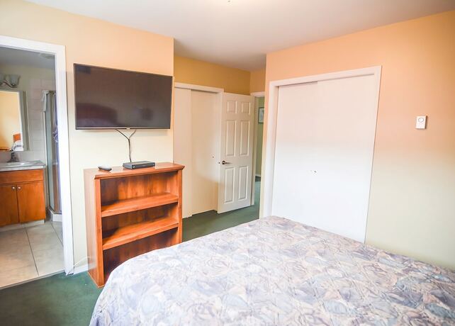 Imagen de la habitación del Hotel Shoreline Resort. Foto 12