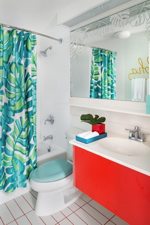 Imagen de la habitación del Hotel Shoreline Waikiki. Foto 12