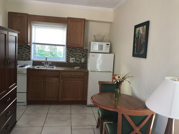 Imagen de la habitación del Hotel Shores Terrace. Foto 15