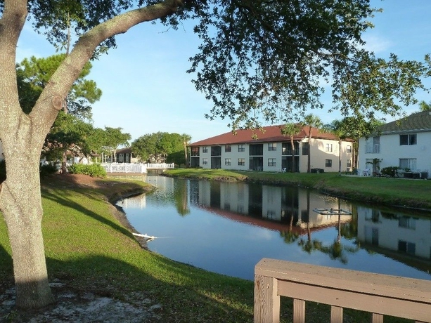 Imagen de los exteriores del Hotel Shorewalk Vacation Villas. Foto 5