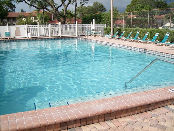 Imagen de la piscina del Hotel Shorewalk Vacation Villas. Foto 12