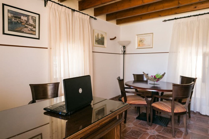 Imagen de los interiores del Hotel S'hort De Son Caulelles - Adults Only. Foto 15