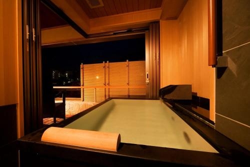 Imagen de la habitación del Hotel Shosenkaku Kagetsu. Foto 9