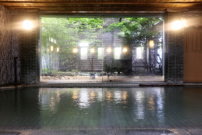 Imagen de la piscina del Hotel Shotoen. Foto 17