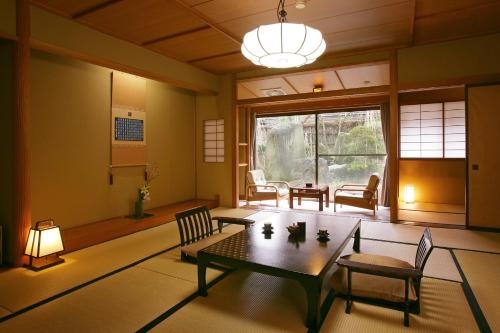 Imagen de la habitación del Hotel Shouhakutei Azumaso. Foto 8