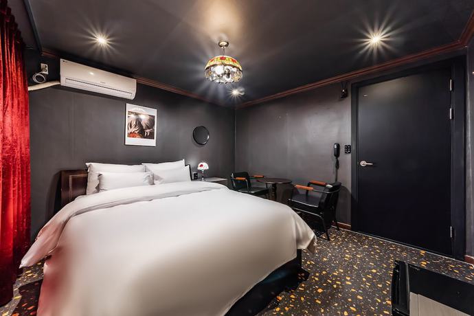 Imagen de la habitación del Hotel Shourin. Foto 8