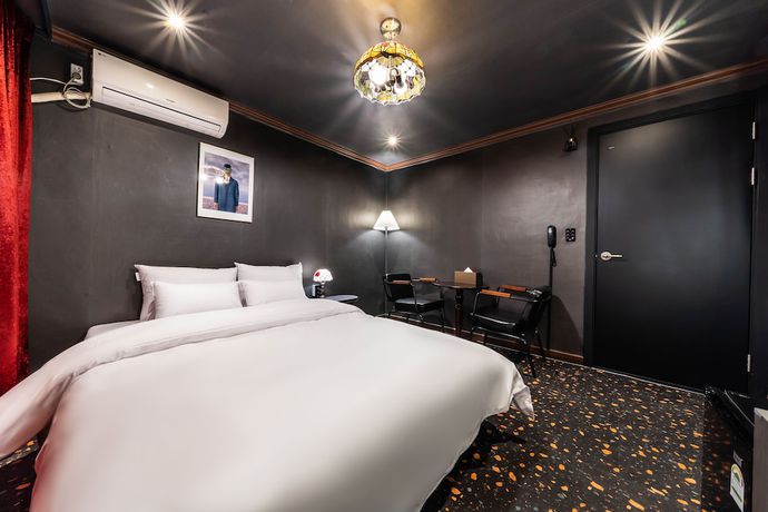 Imagen de la habitación del Hotel Shourin. Foto 13