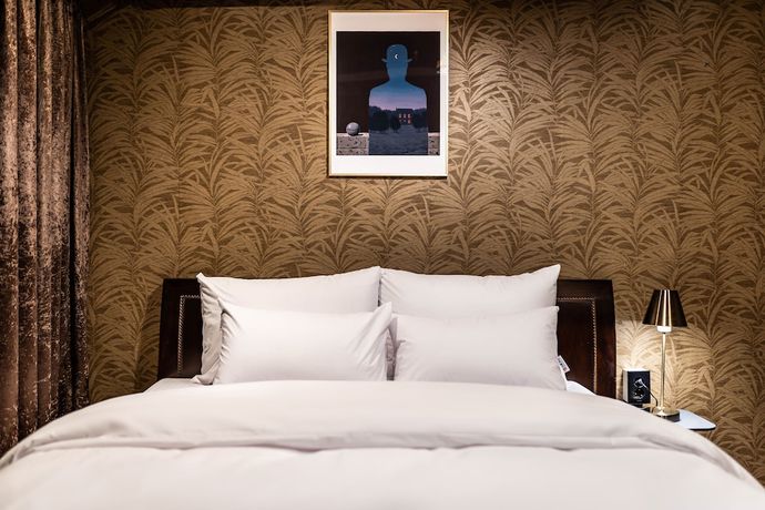 Imagen de la habitación del Hotel Shourin. Foto 16