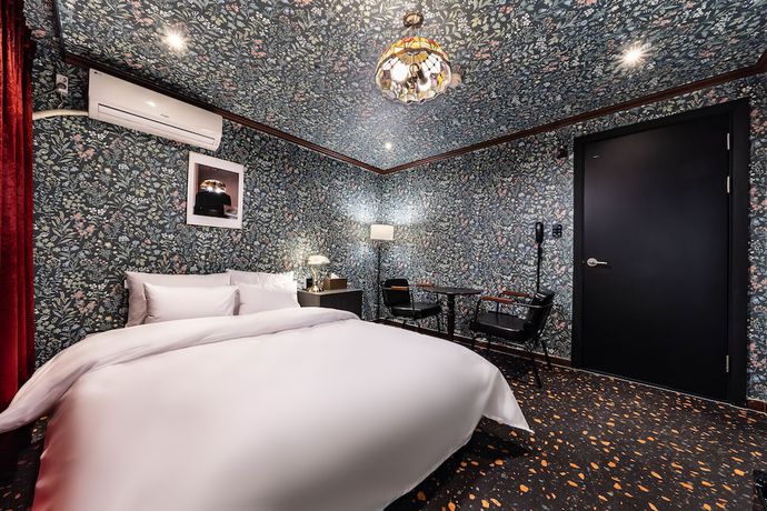 Imagen de la habitación del Hotel Shourin. Foto 17