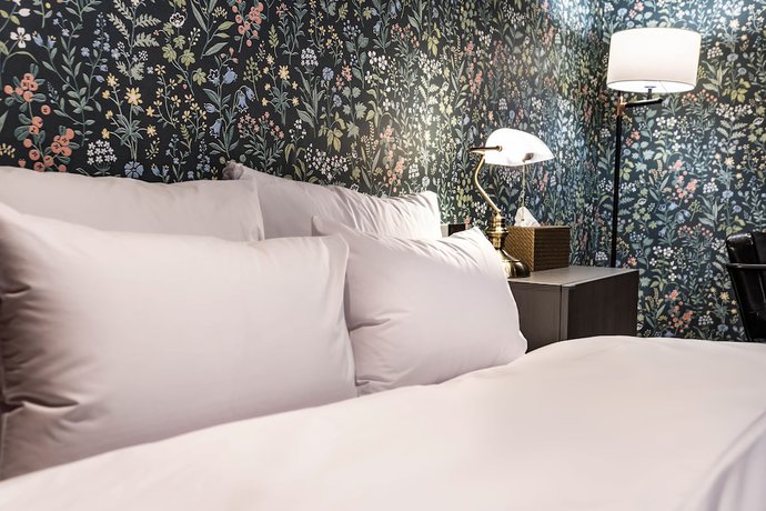 Imagen de la habitación del Hotel Shourin. Foto 18