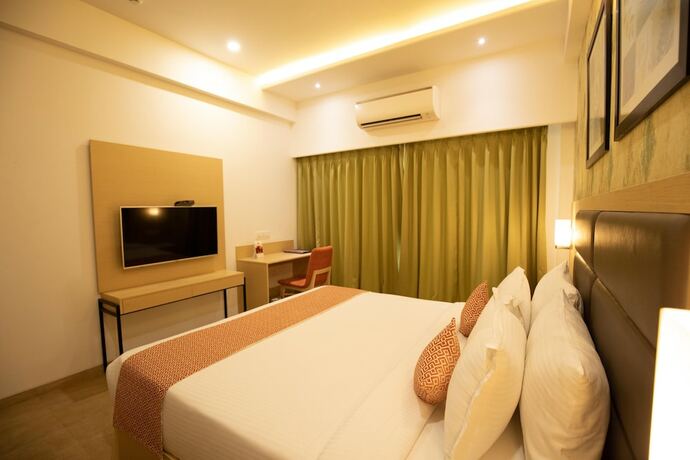 Imagen de la habitación del Hotel Shourya Residency. Foto 16