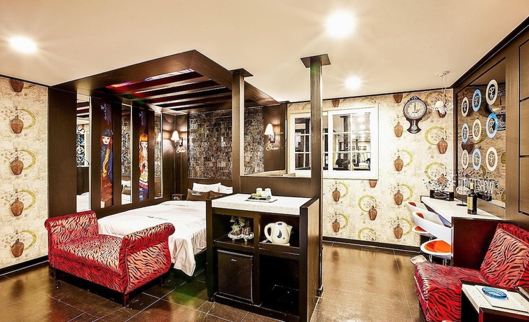 Imagen de la habitación del Hotel Show. Foto 6