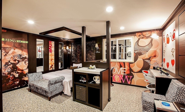 Imagen de la habitación del Hotel Show. Foto 7