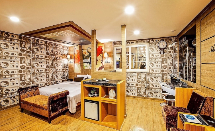 Imagen de la habitación del Hotel Show. Foto 11