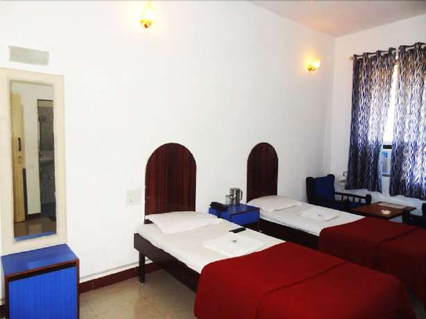 Imagen de la habitación del Hotel Shraddha. Foto 7