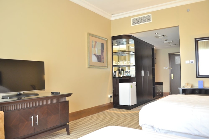 Imagen de la habitación del Hotel Shreaton Al Khalidiya. Foto 5