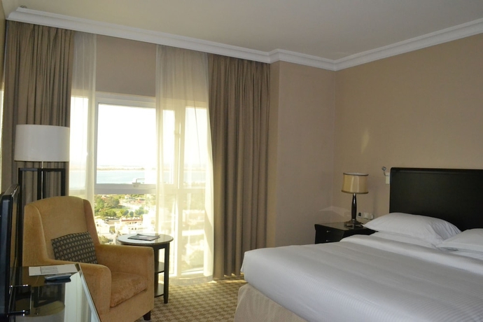 Imagen de la habitación del Hotel Shreaton Al Khalidiya. Foto 8