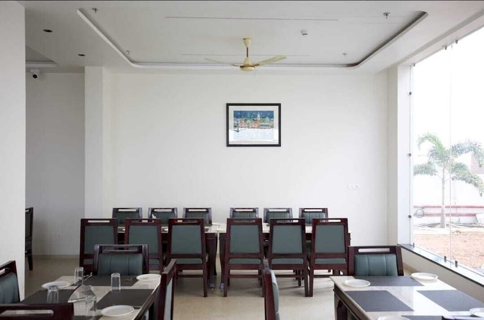 Imagen del bar/restaurante del Hotel Shree Anandam Resort. Foto 4
