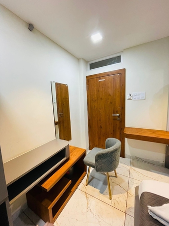 Imagen de los interiores del Hotel Shree Anantam Inn. Foto 13