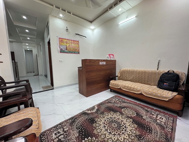 Imagen de los interiores del Hotel Shree Hanumat Kripa Dham. Foto 13