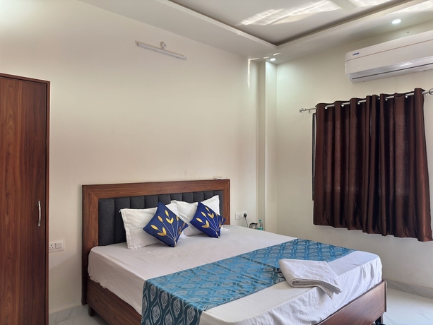Imagen de la habitación del Hotel Shree Hanumat Kripa Dham. Foto 7