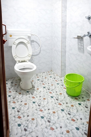 Imagen de la habitación del Hotel Shree Krishna Near Railway Station. Foto 12