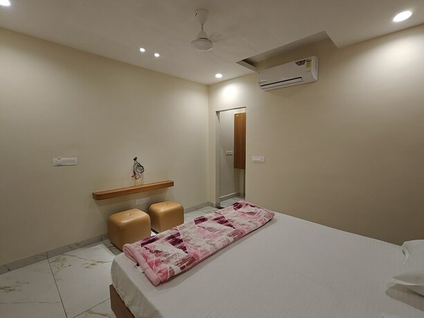 Imagen de la habitación del Hotel Shree Krishnam. Foto 14