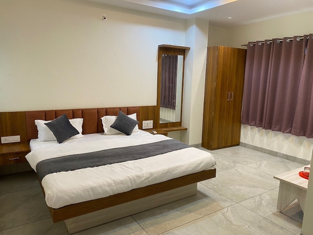 Imagen de la habitación del Hotel Shree Nakoda Paradise. Foto 12