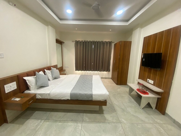 Imagen de la habitación del Hotel Shree Nakoda Paradise. Foto 14