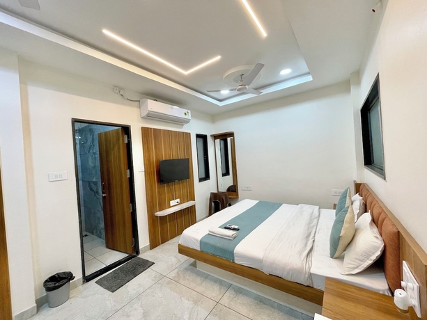 Imagen de la habitación del Hotel Shree Nakoda Paradise - Ujjain. Foto 7