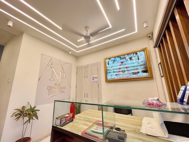 Imagen de los interiores del Hotel Shree Nakoda Paradise - Ujjain. Foto 15