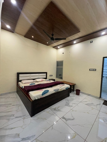 Imagen de la habitación del Hotel Shree Radhe palace. Foto 2