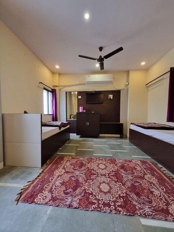 Imagen de la habitación del Hotel Shree Shivtam. Foto 13