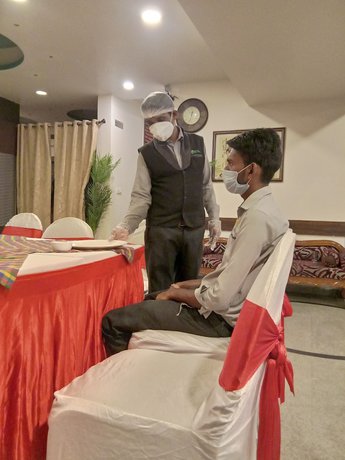 Imagen de los interiores del Hotel Shree Vatika. Foto 15