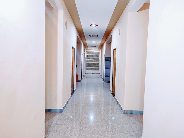 Imagen de los interiores del Hotel Shree Venkatesh Nilayam. Foto 8