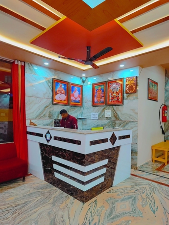Imagen de los interiores del Hotel Shree Venkatesh Niliyam 300 M Ram Temple. Foto 15