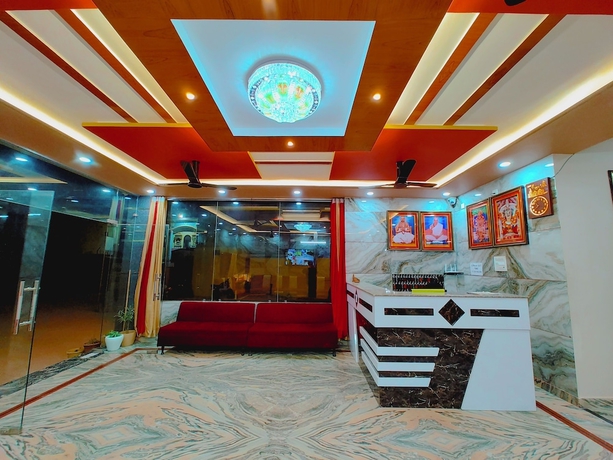 Imagen de los interiores del Hotel Shree Venkatesh Niliyam 300 M Ram Temple. Foto 16